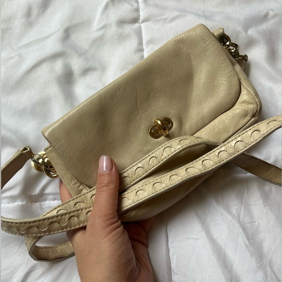 Henri Bendel Purse, Henri Bendel Cream Crossbody, Cream Bag - Picture 3 of 7